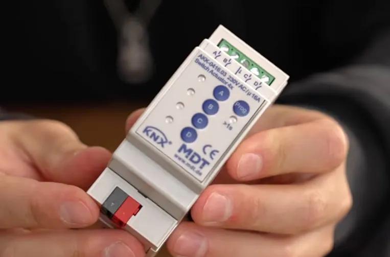 KNX-Aktoren fürs Licht: MDT-Schaltaktor 4-fach für die Verteilung